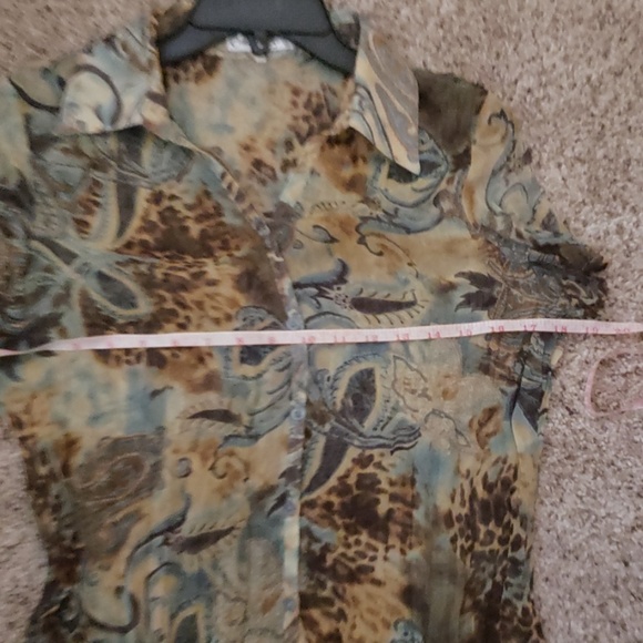 Beautiful sheer blouse w/ paisley and animal print - Picture 5 of 5